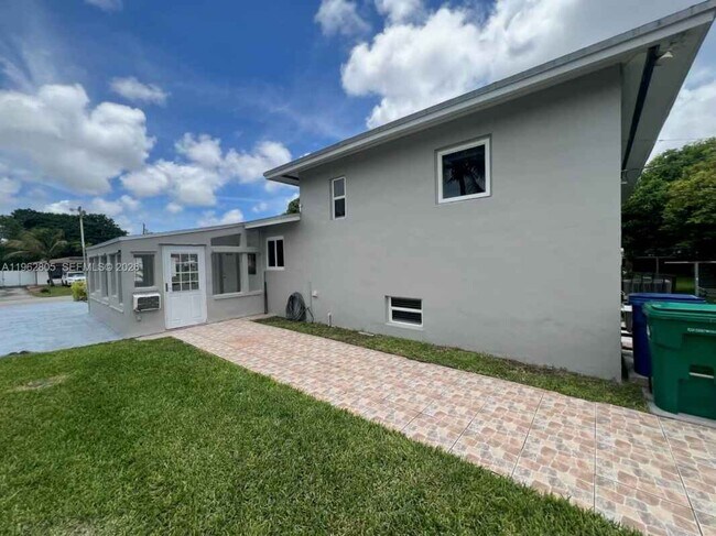 Building Photo - 1260 NE 200th Terrace