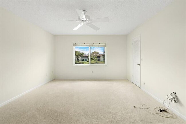 Building Photo - 21863 Arriba Real