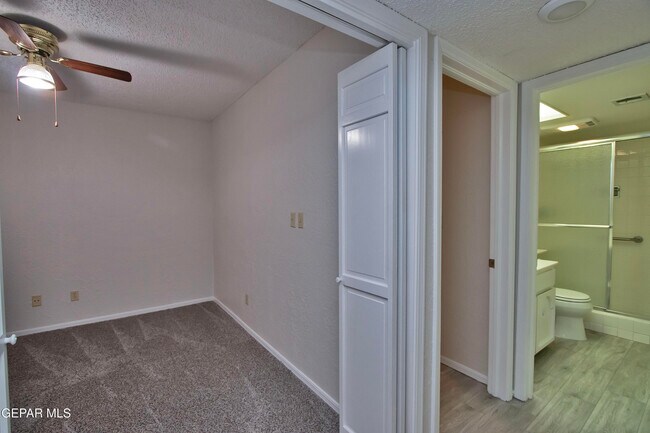 Building Photo - 5711 Mira Grande Dr