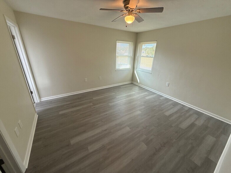 Building Photo - 227 S Lee St