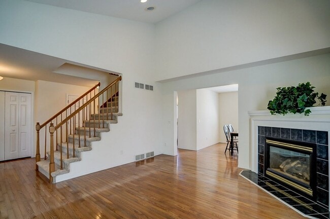 Building Photo - 1237 Jasmine Dr
