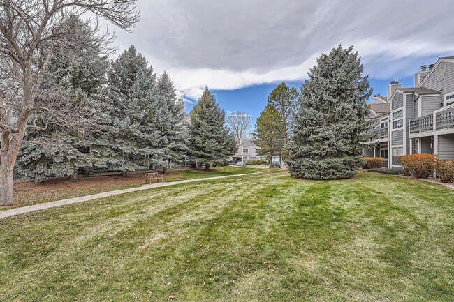 Building Photo - 2 BDR Near Boulder Country Club