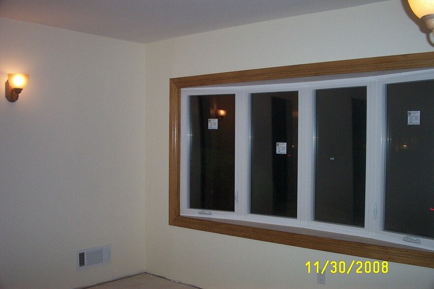 Building Photo - 16-22 Eberlin Dr