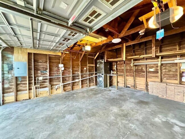 Building Photo - 3112 W Palmira Ave