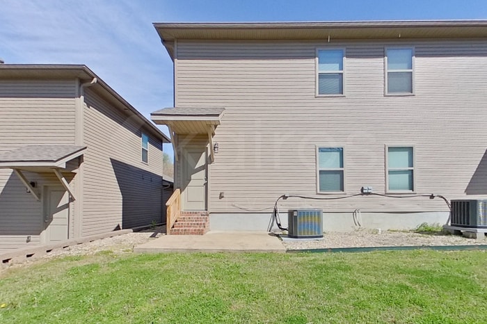 Building Photo - 1918 Perry St