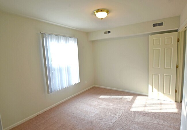 Building Photo - 8306 N Annsbury Cir