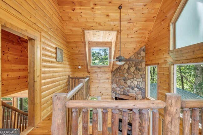 Building Photo - 417 Hickory Ridge Dr