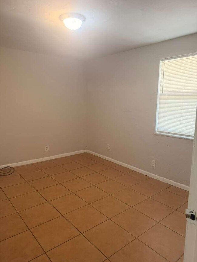 Building Photo - 314 Douglass Ave