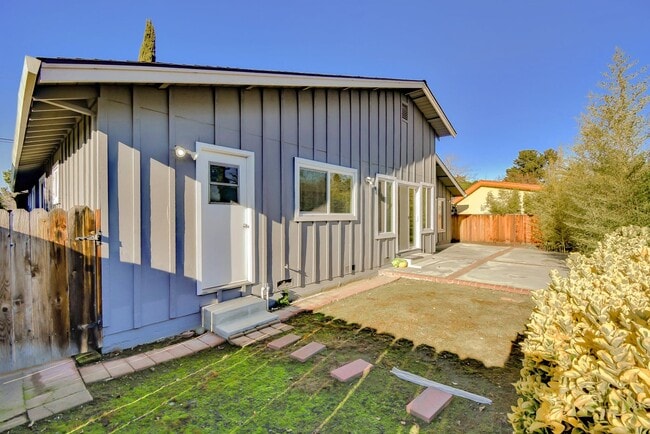 Building Photo - Single Family Home in the Heart of Santa Clara