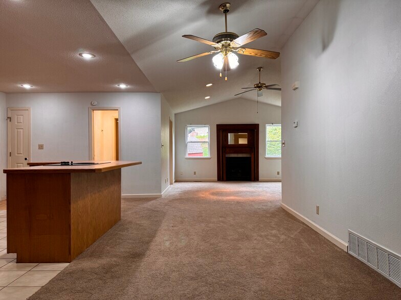 Building Photo - 748 Abbie Ct