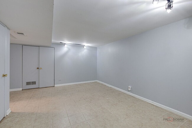 Building Photo - 1115 Shermer Rd