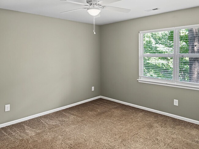 Building Photo - 618 Branniff Dr
