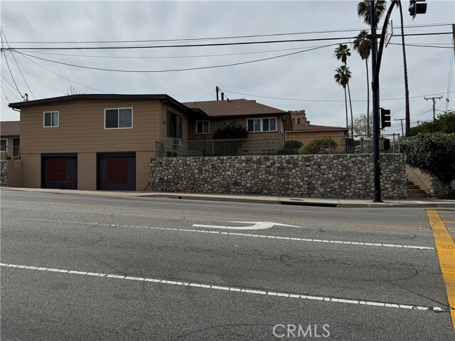 Building Photo - 3159 Del Mar Ave