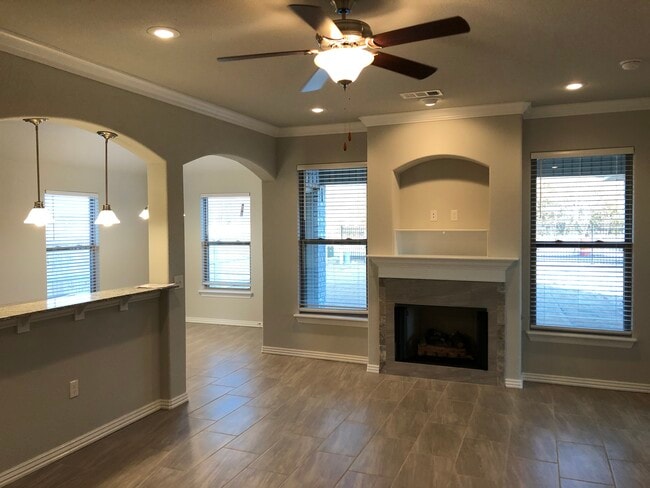 Building Photo - 4192 W Anthem Dr