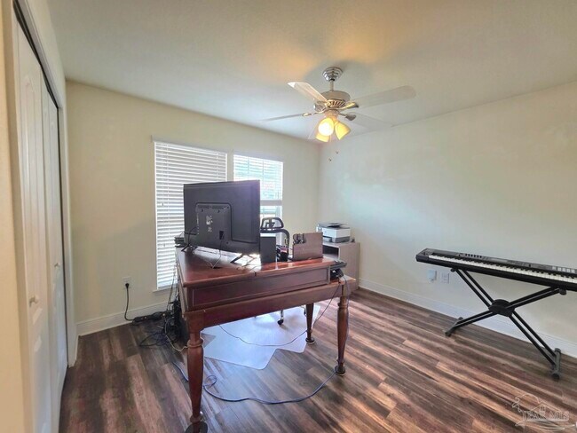 Building Photo - 197 Millet Cir