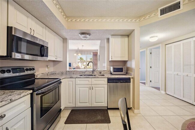 Building Photo - 2625 Terra Ceia Bay Blvd