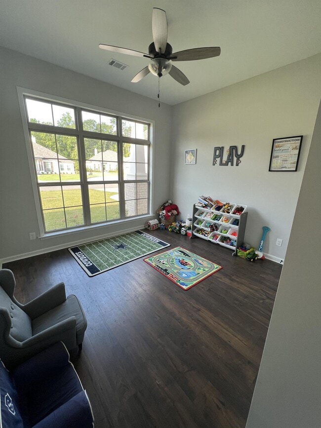 Building Photo - 9183 Helena Dr