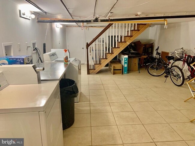 Building Photo - 4706 Chestnut St