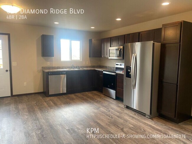 Building Photo - 4 BED | 2 BATH | DOUBLE GARAGE | RAPID VALLEY