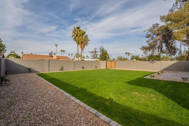 Building Photo - Stunning Clean Updated Home in Tempe!