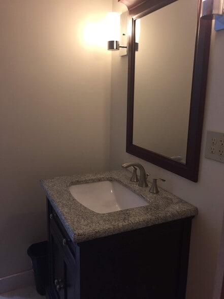 Building Photo - 60 Water St