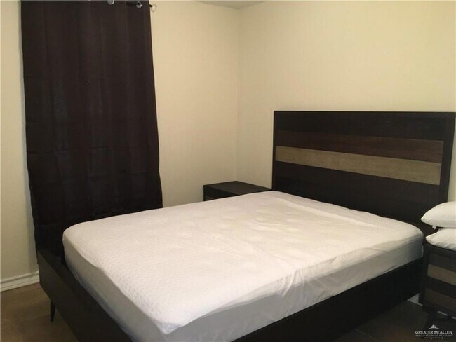 Building Photo - 4008 Parkplace Ave