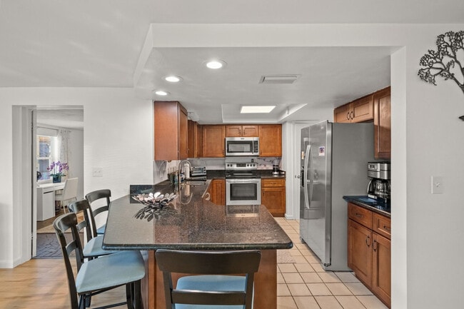 Building Photo - 7021 Sonata Dr