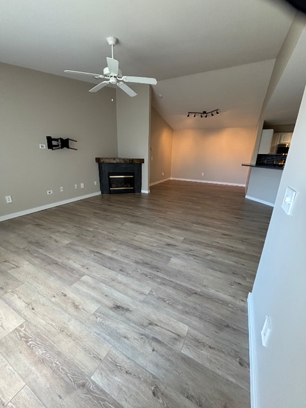 Building Photo - 1 Adler Park Dr W