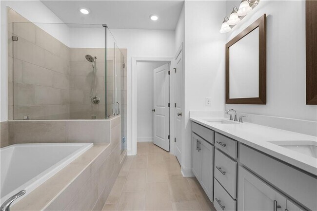 Building Photo - 5440 Howington Ct