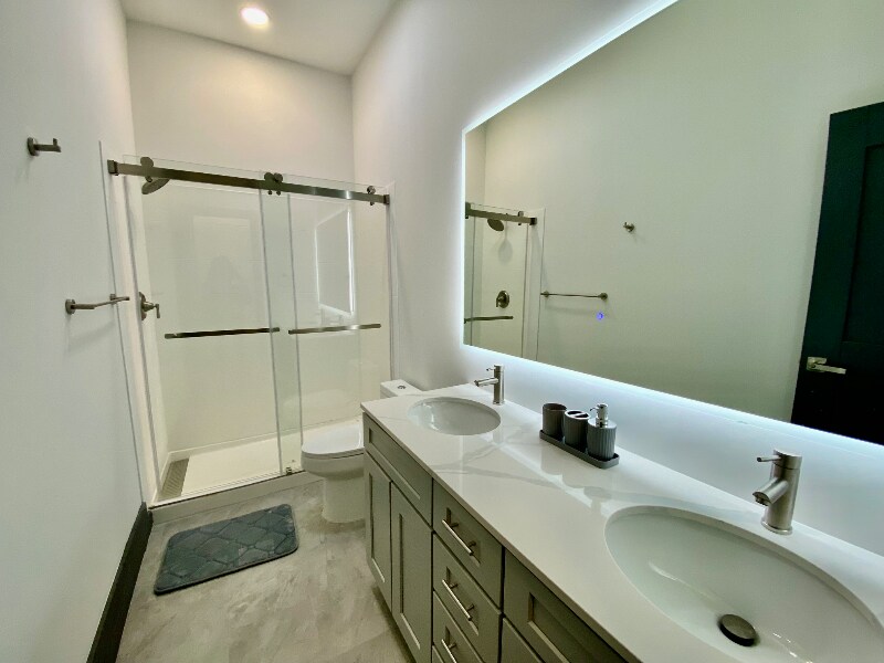 Building Photo - 116 E Randolph Ave