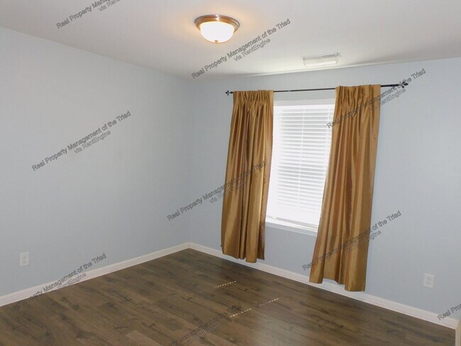 Building Photo - 2627 Leighswood Dr