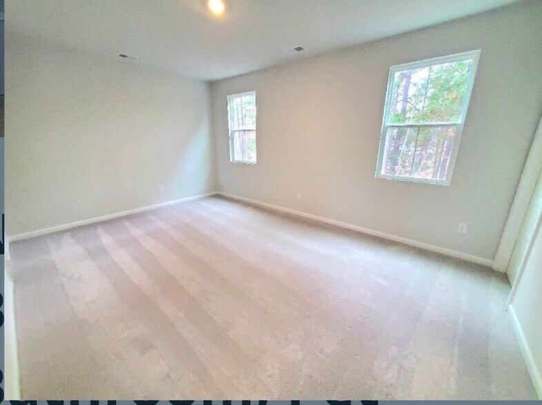 Building Photo - 160 Cypress Holw Dr