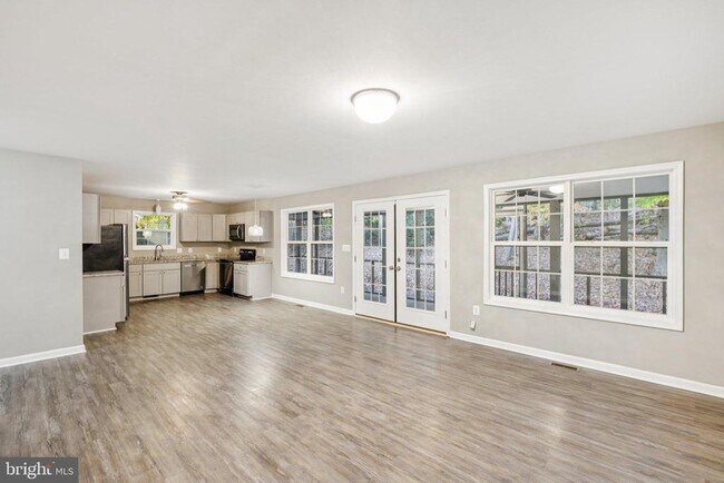 Building Photo - 1317 Charleston St