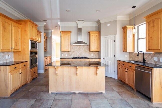 Building Photo - 1642 Ruelle De Grace Dr