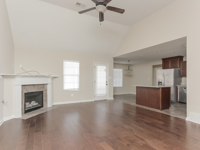 Building Photo - 8078 Baron Dr