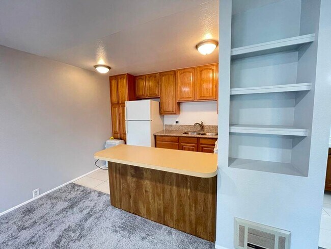 Building Photo - Comfortable, Convenient Living In Premier Mission Valley Complex