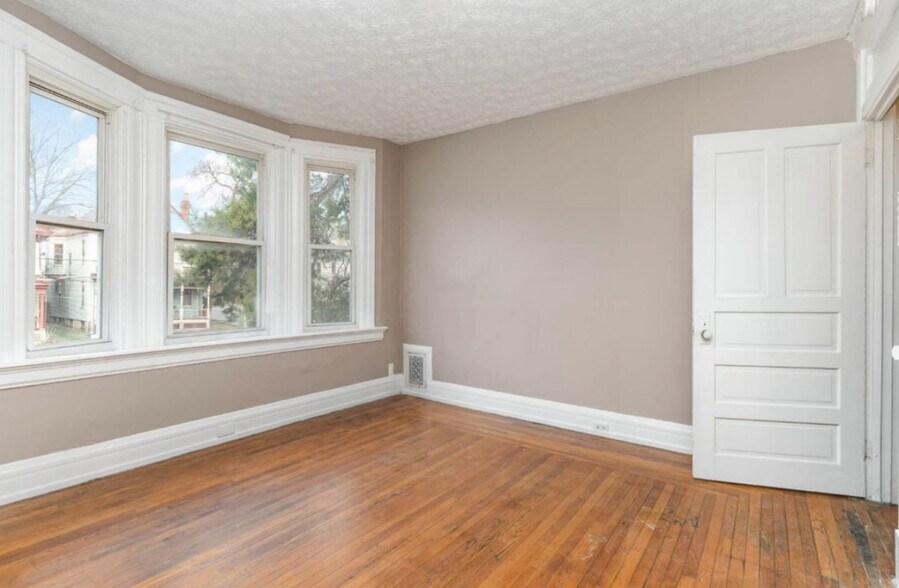 Building Photo - 2314 Highland Ave