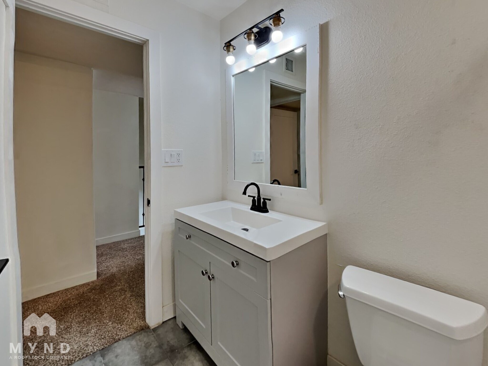 Building Photo - 4440 W Solano Dr N