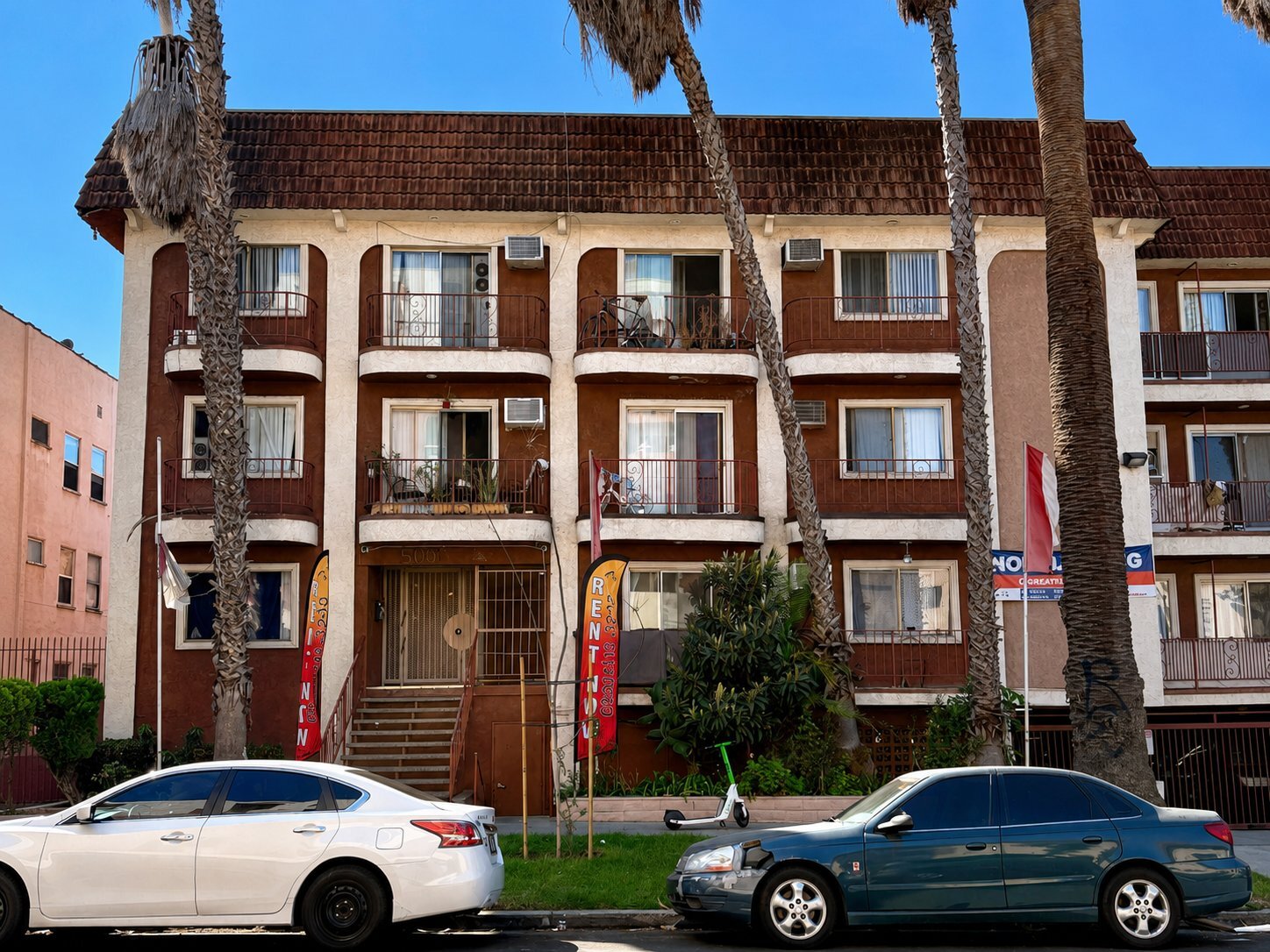 Building Photo - 509 N Berendo St