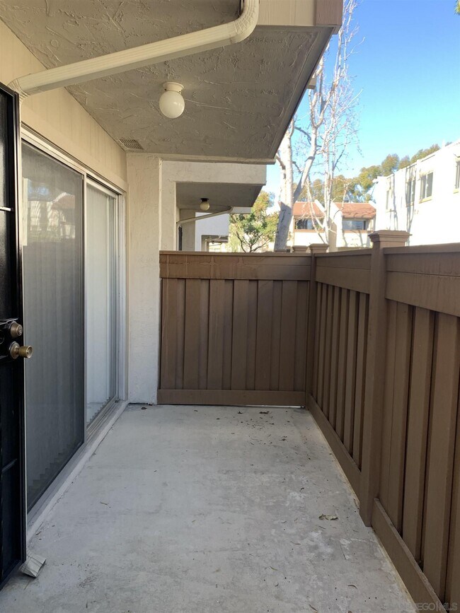 Building Photo - 3549 Castle Glen Dr