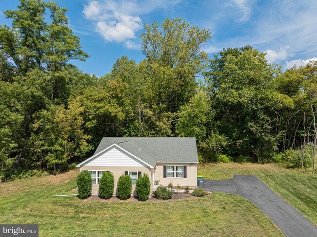 Building Photo - 617 Port Providence Rd