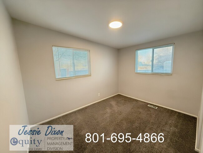 Building Photo - 364 Ann St