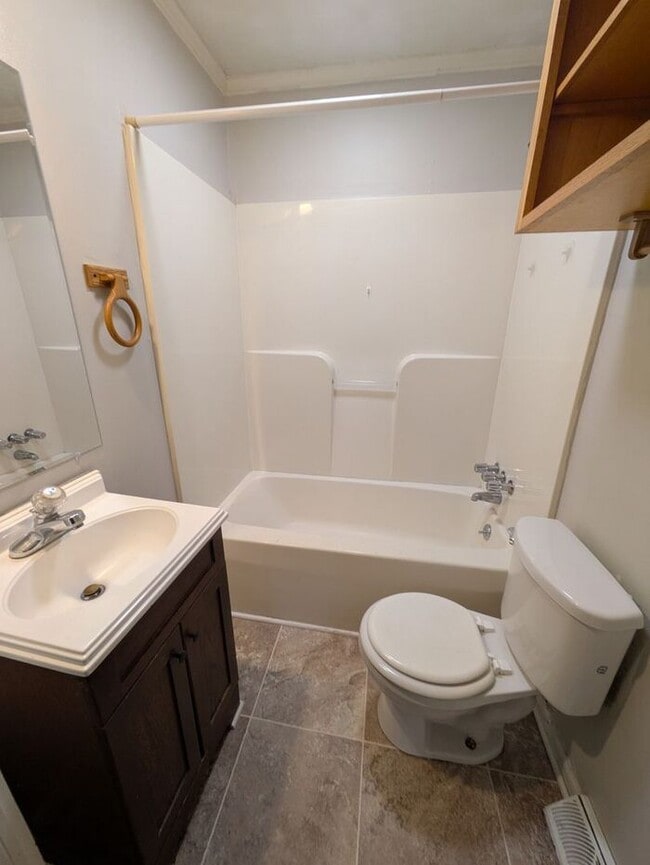 Building Photo - 3BD/2BA Home in Hickory