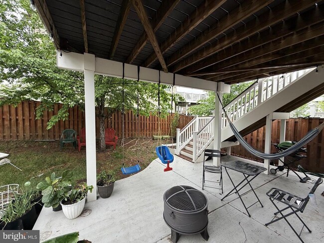 Building Photo - 42218 Castle Ridge Square