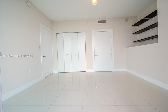 Building Photo - 900 Biscayne Blvd