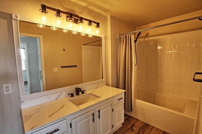 Building Photo - 12766 Ironstone Way