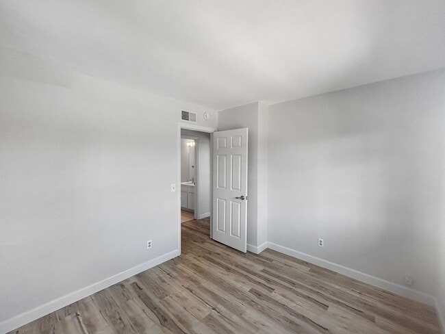 Building Photo - Stunning 2BD/1BA W/ In-Unit laundry, AC, and Reserved Parking in North Park!
