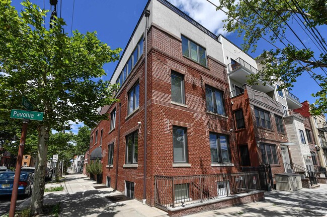 Building Photo - 58 Giles Ave