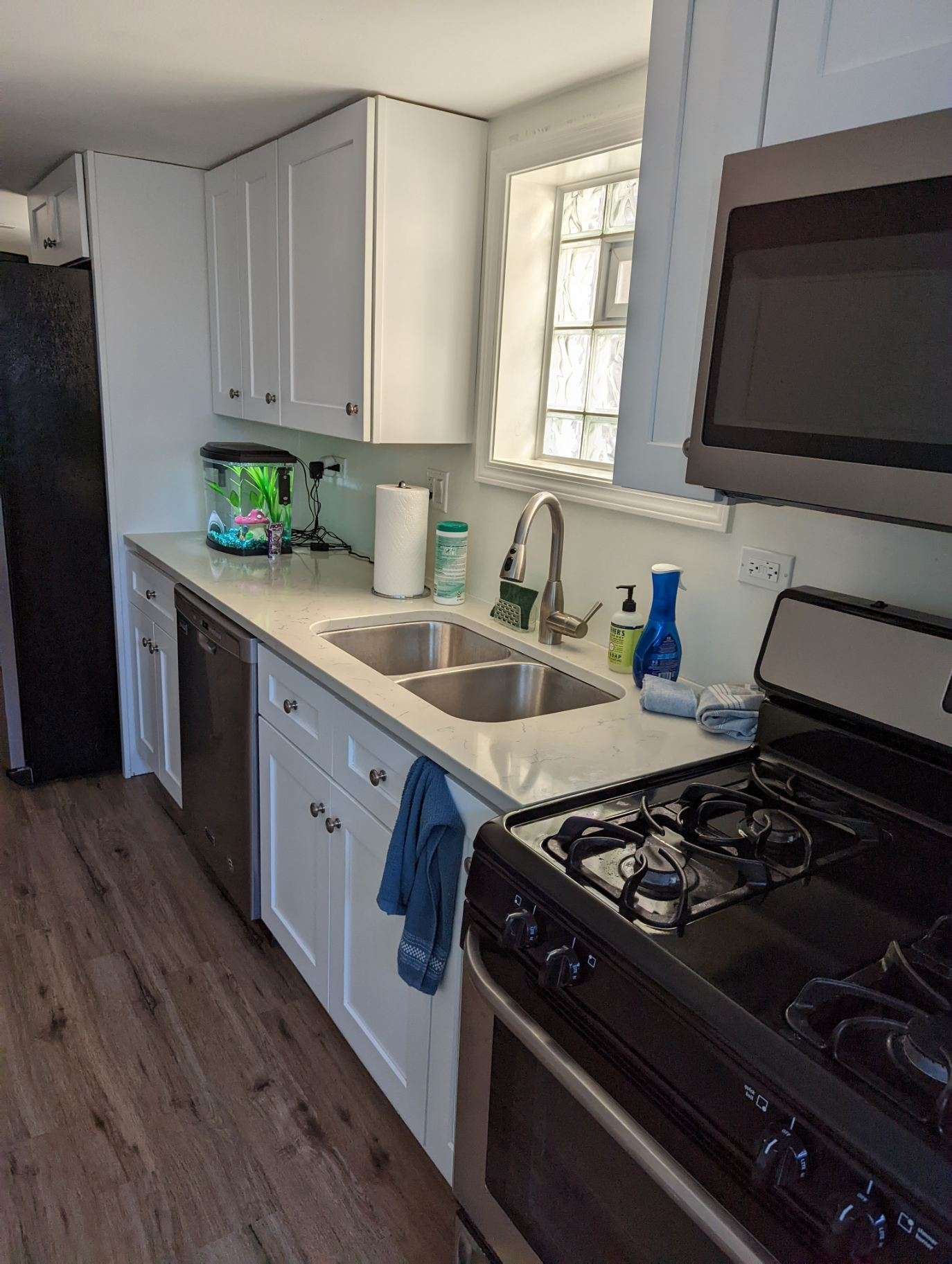 Building Photo - 5454 W Windsor Ave