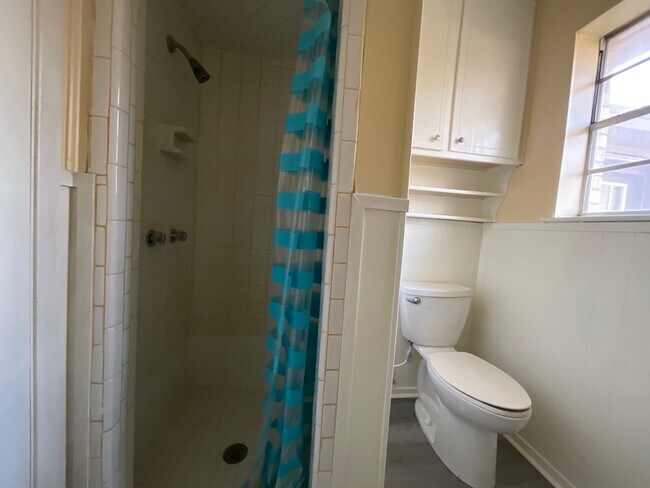 Building Photo - 1361 Shady Ln